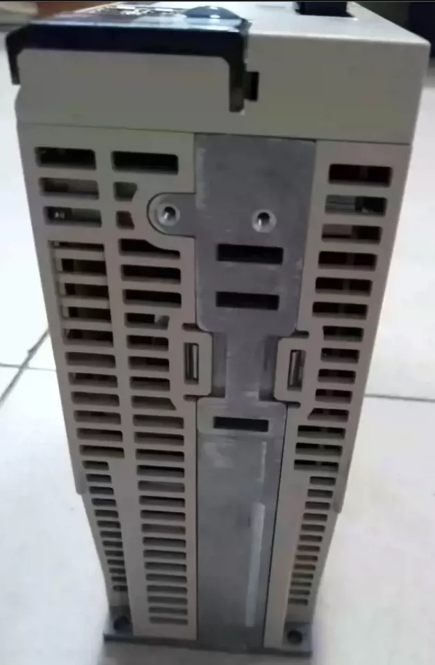 Used SGD7S-7R6A10A Servo Drive,In Stock SGD7S 7R6A10A
Used SGD7S-7R6A10A Servo Drive,In Stock SGD7S 7R6A10A