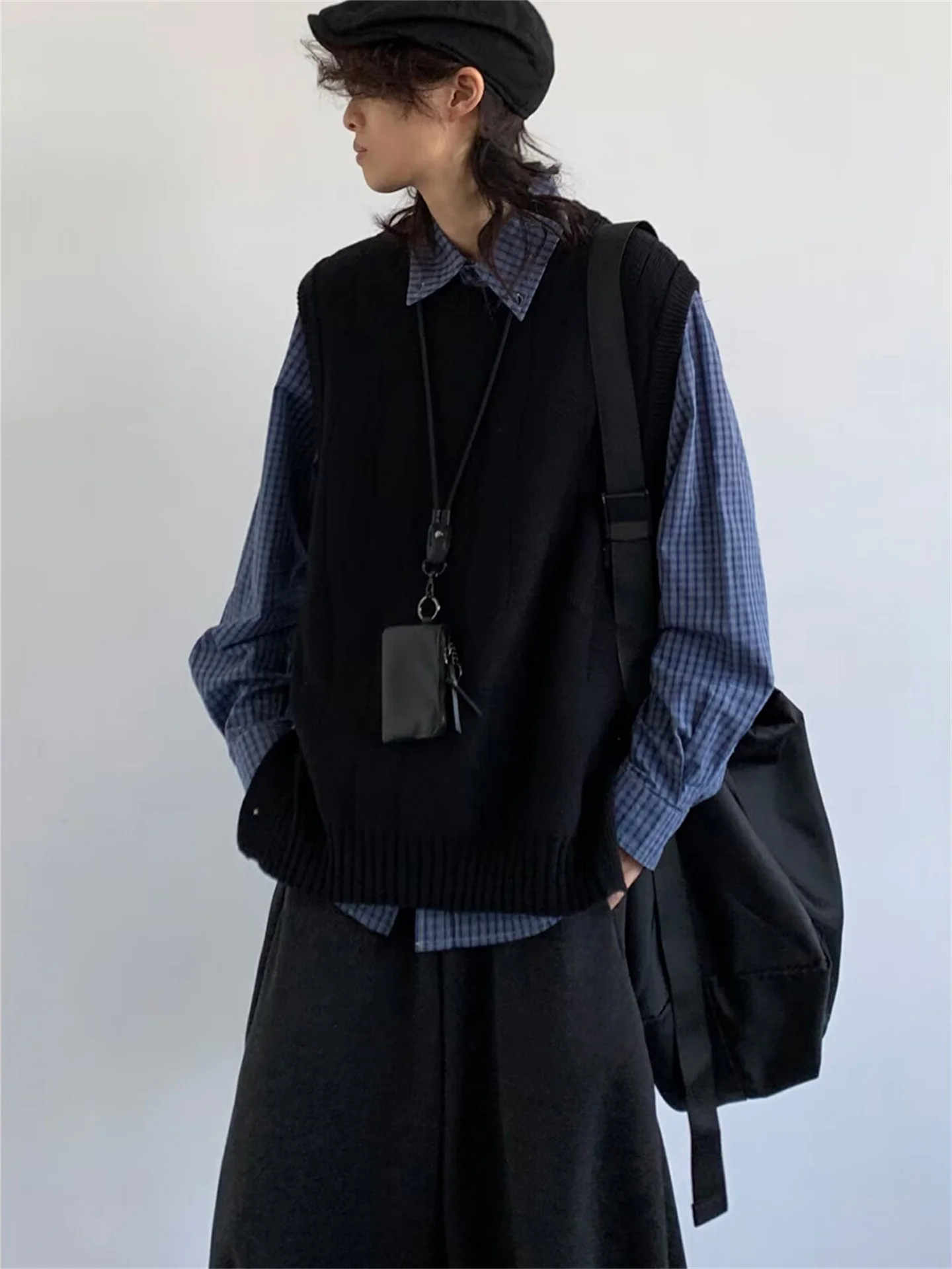 Retro College Sle round Ne Knitted Vest Men's Autumn Winter Loose Svel Sweater Japanese Sle Layering Outerwear Co...
Retro College Sle round Ne Knitted Vest Men's Autumn Winter Loose Svel Sweater Japanese Sle Layering Outerwear Co...