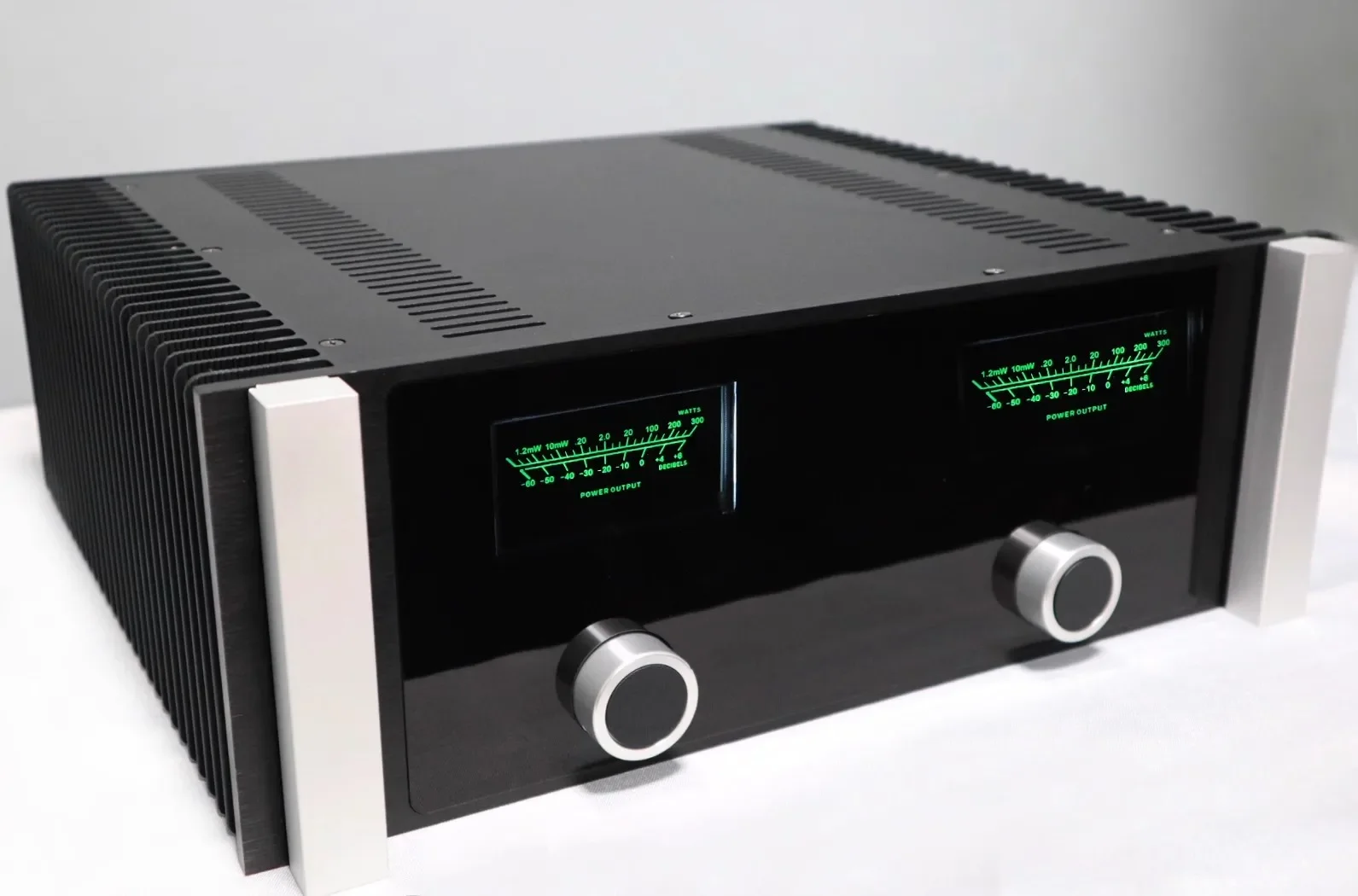 Personality Fashion MC4315 Full Aluminum Class A Post Mcintosh Amplifier Chassis Heatsink On Both Sides HiFi DIY Box
Personality Fashion MC4315 Full Aluminum Class A Post Mcintosh Amplifier Chassis Heatsink On Both Sides HiFi DIY Box