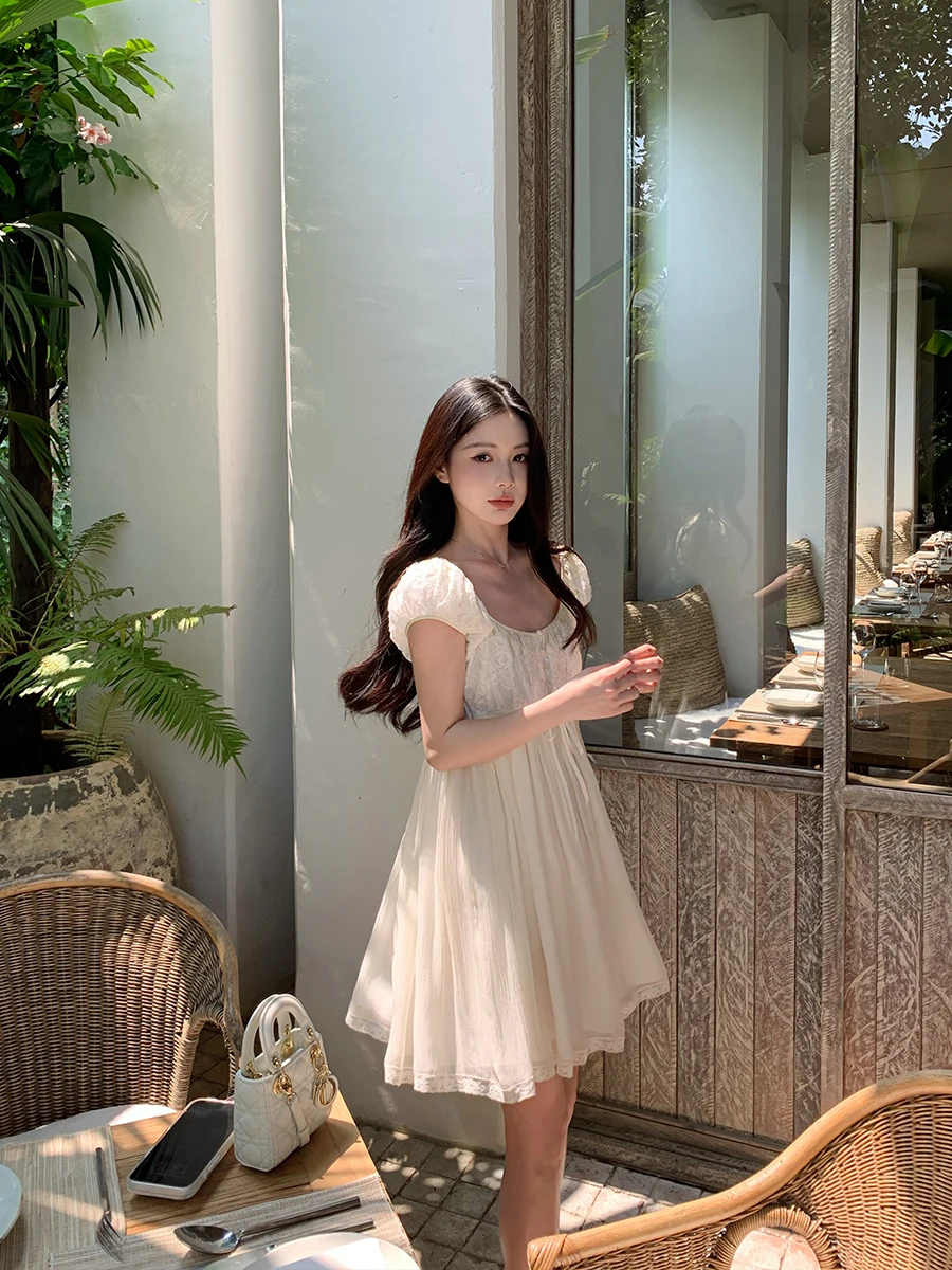 Lazy Zoe Sweet Princess Style Bubble Sleeve U-Neck Dress Women's Spring Summer Slimming Waist Cinched A-Line Skirt
Lazy Zoe Sweet Princess Style Bubble Sleeve U-Neck Dress Women's Spring Summer Slimming Waist Cinched A-Line Skirt