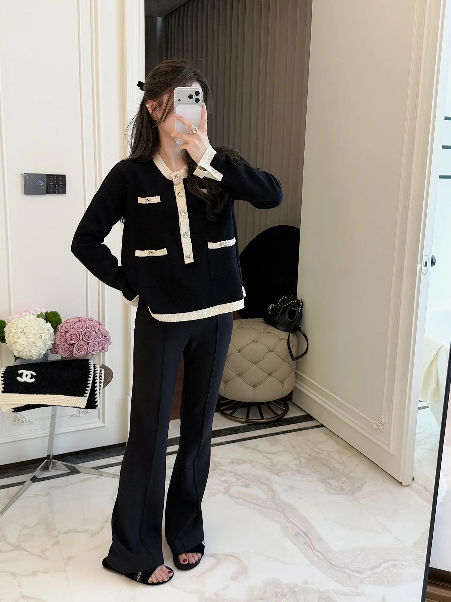 Parisian Style Women's Knitted Wool Sweater Slimming A-Line Silhouette Soft Woolen Casual Fashion Elegant Top
Parisian Style Women's Knitted Wool Sweater Slimming A-Line Silhouette Soft Woolen Casual Fashion Elegant Top