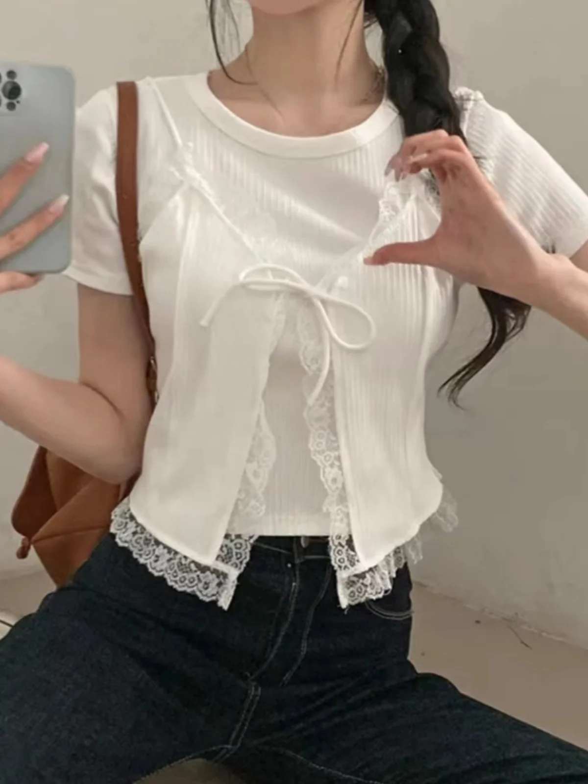 Women's ort Sve T-irt 2024 New Sle Lace Trimmed Patchwork Design Fake Two-Piece round Ne Casual Summer Top
Women's ort Sve T-irt 2024 New Sle Lace Trimmed Patchwork Design Fake Two-Piece round Ne Casual Summer Top