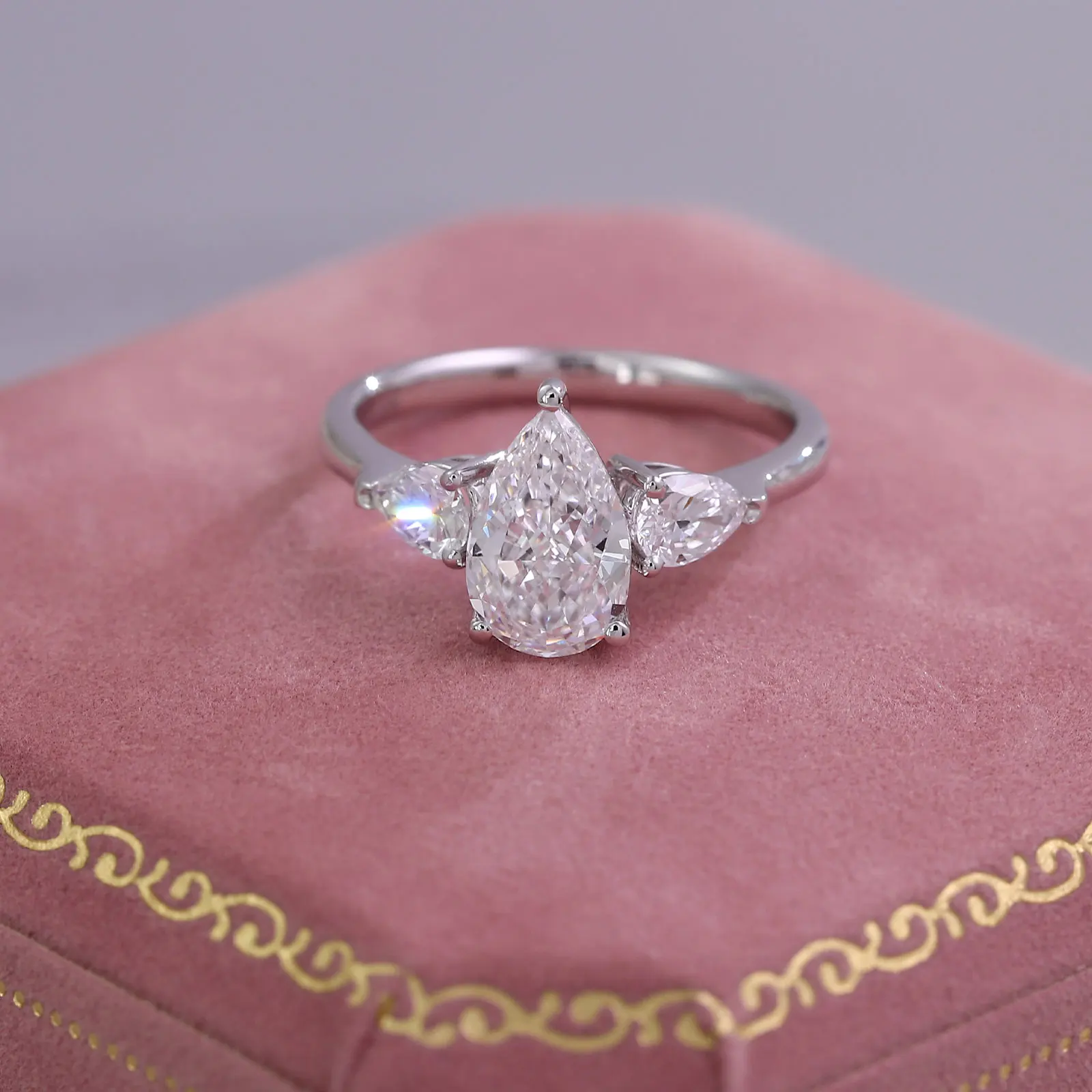 Provence custom 14K gold trilogy rings 1.4CT pear cut lab diamond promise engagement rings for women teardrop Anniversary gift
Provence custom 14K gold trilogy rings 1.4CT pear cut lab diamond promise engagement rings for women teardrop Anniversary gift