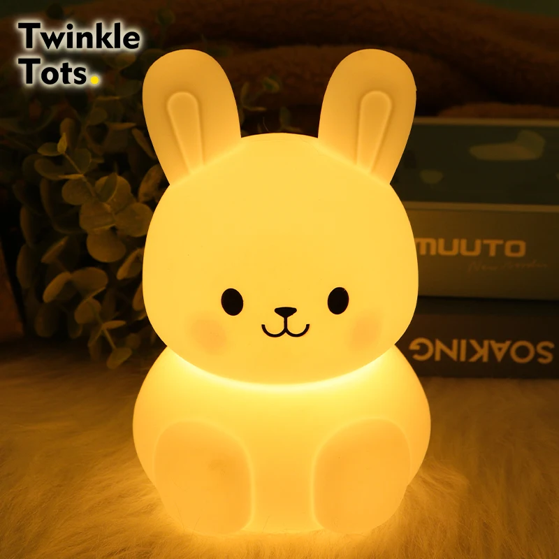 Лампа для сна Soft Glow Bunny — идеальный подарок для детской или детской комнаты
Лампа для сна Soft Glow Bunny — идеальный подарок для детской или детской комнаты
