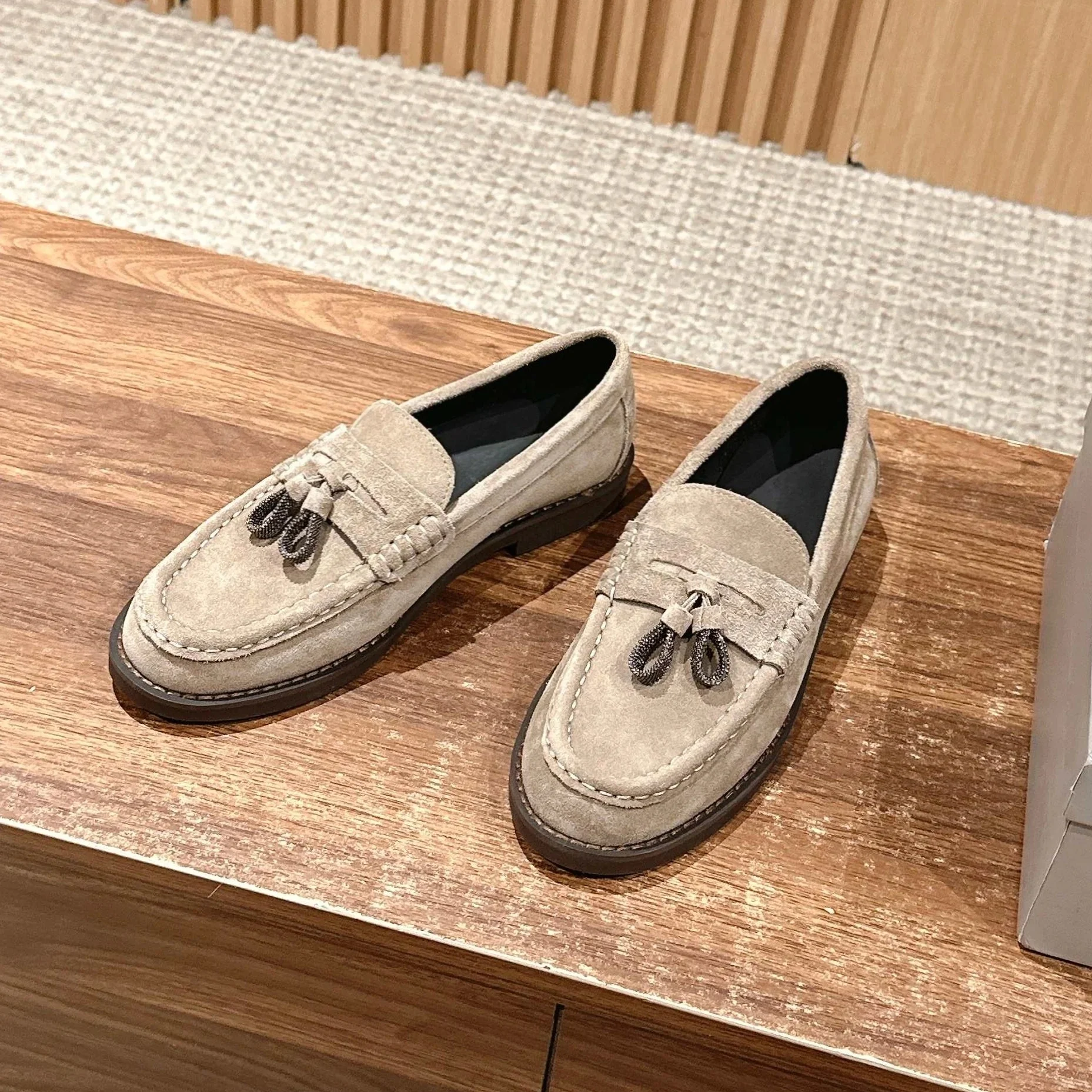 Сандалии на высоком каблуке из натуральной кожи, лето 2023, новый стиль, обувь Muller на платформе и танкетке, верхняя одежда, сандалии Sapato Feminino
Сандалии на высоком каблуке из натуральной кожи, лето 2023, новый стиль, обувь Muller на платформе и танкетке, верхняя одежда, сандалии Sapato Feminino