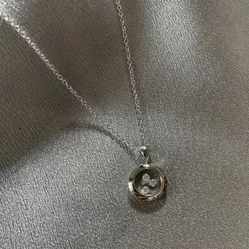 Exquisite and fashionable sliding 3-diamond pendant necklace, suitable for women's daily wear
Exquisite and fashionable sliding 3-diamond pendant necklace, suitable for women's daily wear
