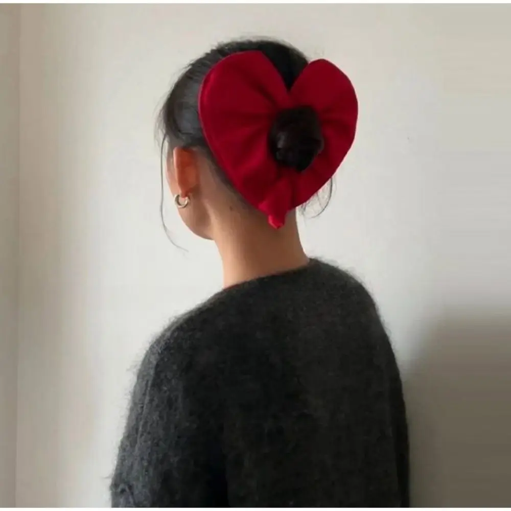 New Red Satin Heart Shaped Hair Band Meatball Head Low Ponytail Head Circle Rubber Bands Bun Hair Accessories
New Red Satin Heart Shaped Hair Band Meatball Head Low Ponytail Head Circle Rubber Bands Bun Hair Accessories
