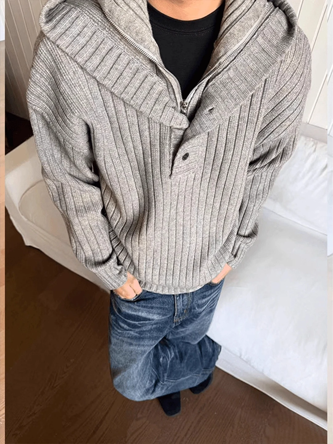 ay Hooded Stand Collar Knitted Sweater for Men Heavyweight Cleanfit Sle Zipper Decorated Fake Two-Piece Winter Top
ay Hooded Stand Collar Knitted Sweater for Men Heavyweight Cleanfit Sle Zipper Decorated Fake Two-Piece Winter Top