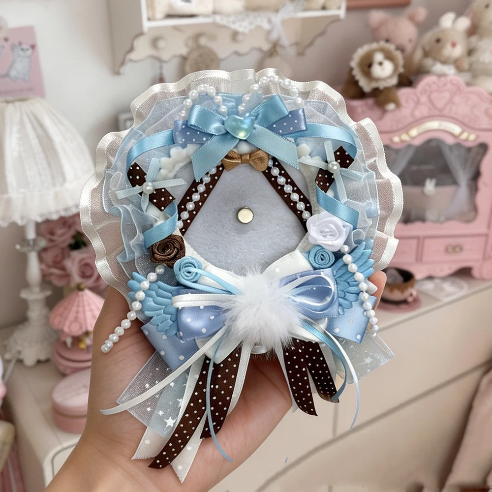 Sweet Lolita Style Badge Holder Bow Lace Pin Display Case Rose Wing Brooch Protector for 58mm Collectible Pins
Sweet Lolita Style Badge Holder Bow Lace Pin Display Case Rose Wing Brooch Protector for 58mm Collectible Pins