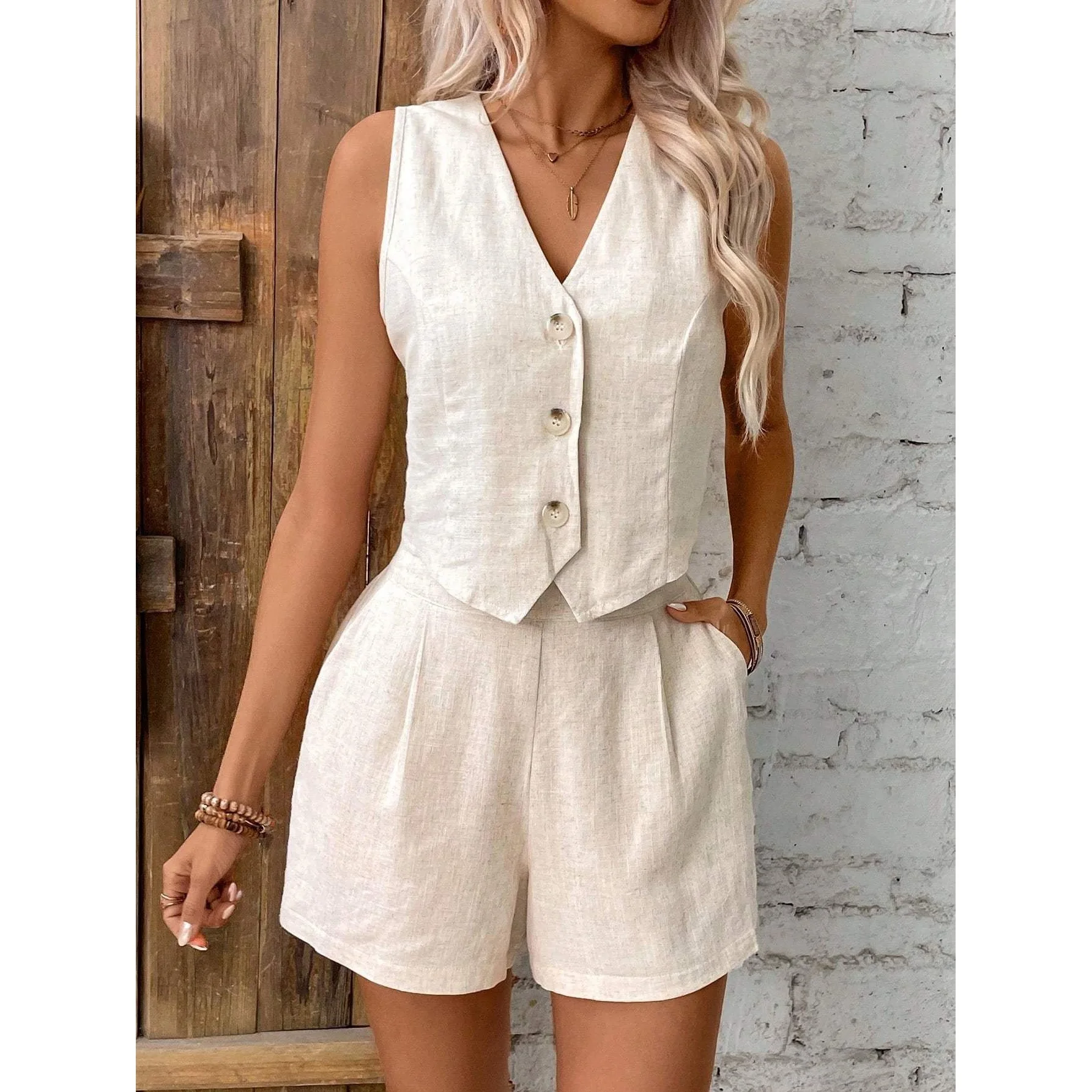 2025 Europe and the United States Two-piece Set of Female Sleeveless Big Yards Button Undershirt Suit
2025 Europe and the United States Two-piece Set of Female Sleeveless Big Yards Button Undershirt Suit
