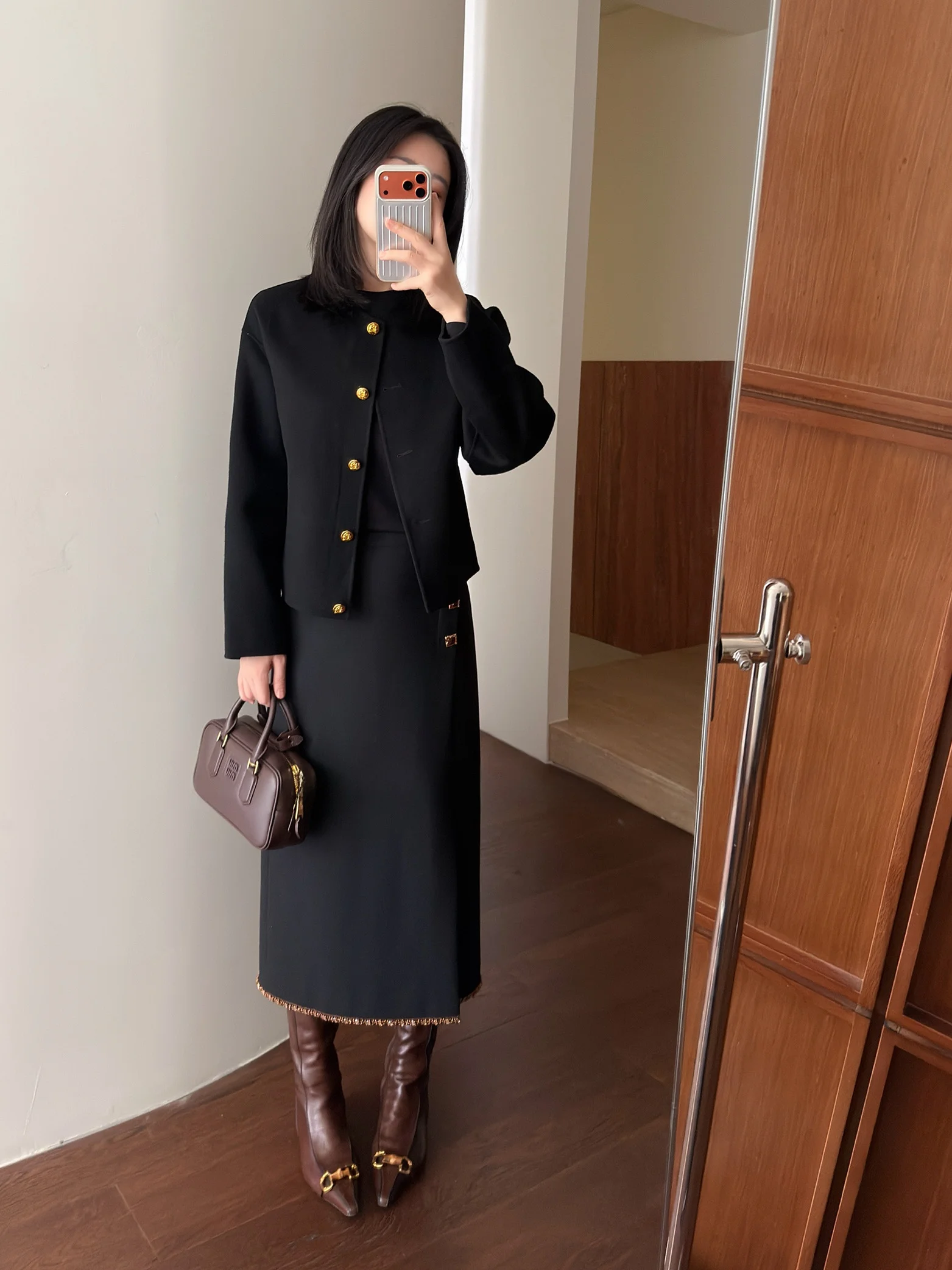 Jiaoyang 95 Wool 5 Camere Handmade Double-Faced Woolen Jaet with Gold Button ort Ele Sle Women's Warm Coat
Jiaoyang 95 Wool 5 Camere Handmade Double-Faced Woolen Jaet with Gold Button ort Ele Sle Women's Warm Coat
