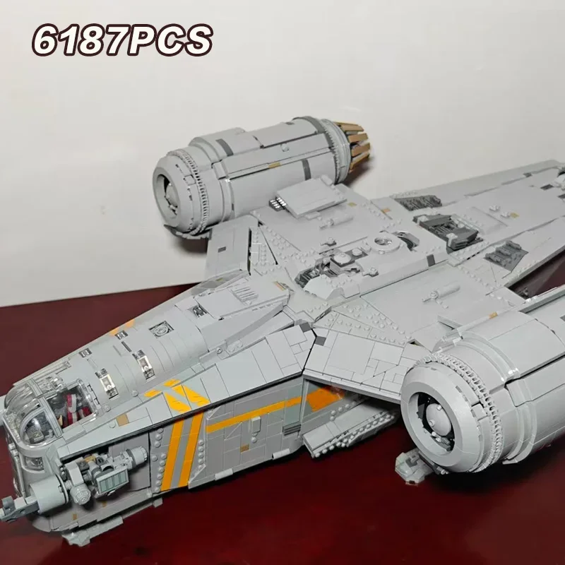 In Stock NEW 6187pcs The Razor Crest Desktop decoration Model Compatible 75331 Spacecraft For Kids Boys Adults Birthday Gifts
In Stock NEW 6187pcs The Razor Crest Desktop decoration Model Compatible 75331 Spacecraft For Kids Boys Adults Birthday Gifts