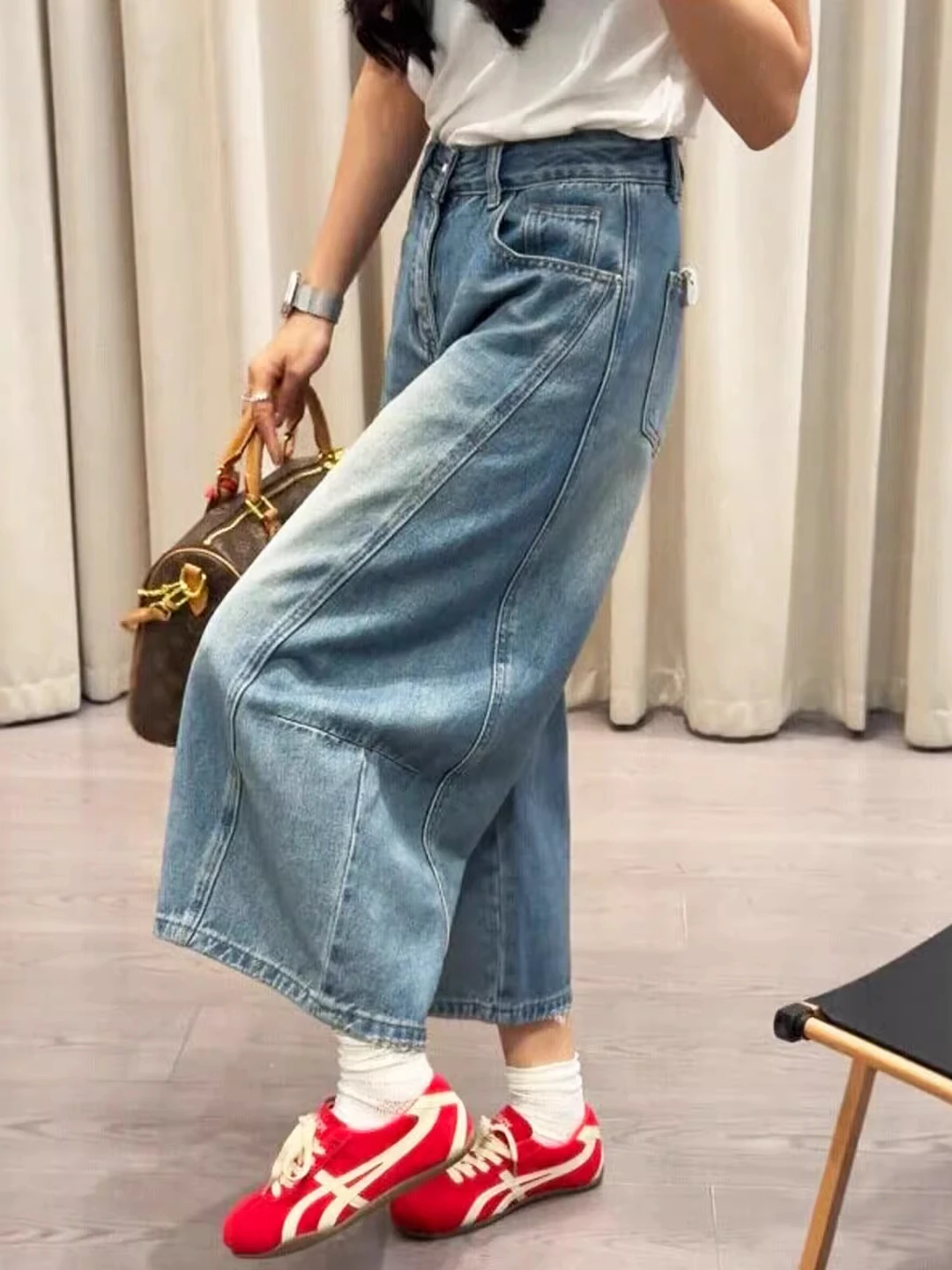 High Waist Casual Style Blue Cotton Denim Pants for Women Spring 2026 Pear Shape Body Fit Eighteen Jeans Genuine Product
High Waist Casual Style Blue Cotton Denim Pants for Women Spring 2026 Pear Shape Body Fit Eighteen Jeans Genuine Product