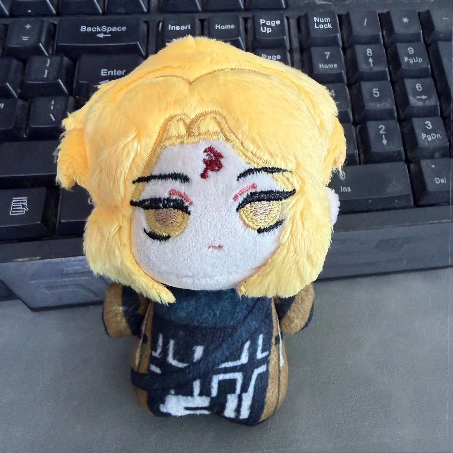 10cm Stuffed Anime Limbus Company Emil Sinclair Plushie Doll Toys Decorative Pendants Plush Doll Toy Figures Birthday Xmas Gifts
10cm Stuffed Anime Limbus Company Emil Sinclair Plushie Doll Toys Decorative Pendants Plush Doll Toy Figures Birthday Xmas Gifts