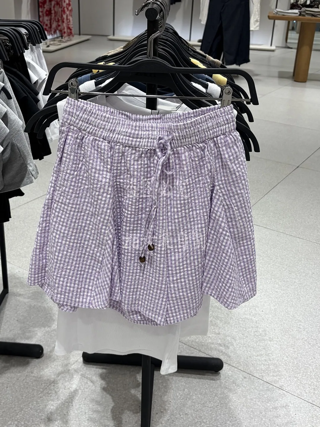 Summer 2026 Casual High Waist Beaded Wide Leg Small Plaid Short Skirt Pants Women's 1008221 Fashion European Style Wide Leg P...
Summer 2026 Casual High Waist Beaded Wide Leg Small Plaid Short Skirt Pants Women's 1008221 Fashion European Style Wide Leg P...