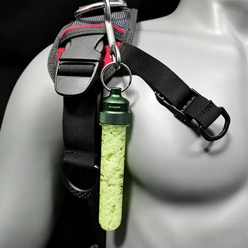 Glow-in-the-dark Luminous Diving Signal Rod Large Bold High-Gloss Recirculating BCD Backpack Pendant Dive Gear Accessory
Glow-in-the-dark Luminous Diving Signal Rod Large Bold High-Gloss Recirculating BCD Backpack Pendant Dive Gear Accessory