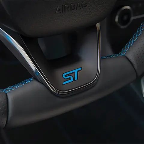Adesivo distintivo dell'emblema del volante dell'auto con lettere ST in metallo 3D per Ford ST Fiesta Focus Edition KUGA Mondeo Focus X 2 3