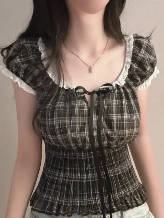 Retro Lace Trimmed Square Collar Short Sleeve Shirt Women's Summer Korean Design Waist Cinching Pleated Short Length Top
Retro Lace Trimmed Square Collar Short Sleeve Shirt Women's Summer Korean Design Waist Cinching Pleated Short Length Top