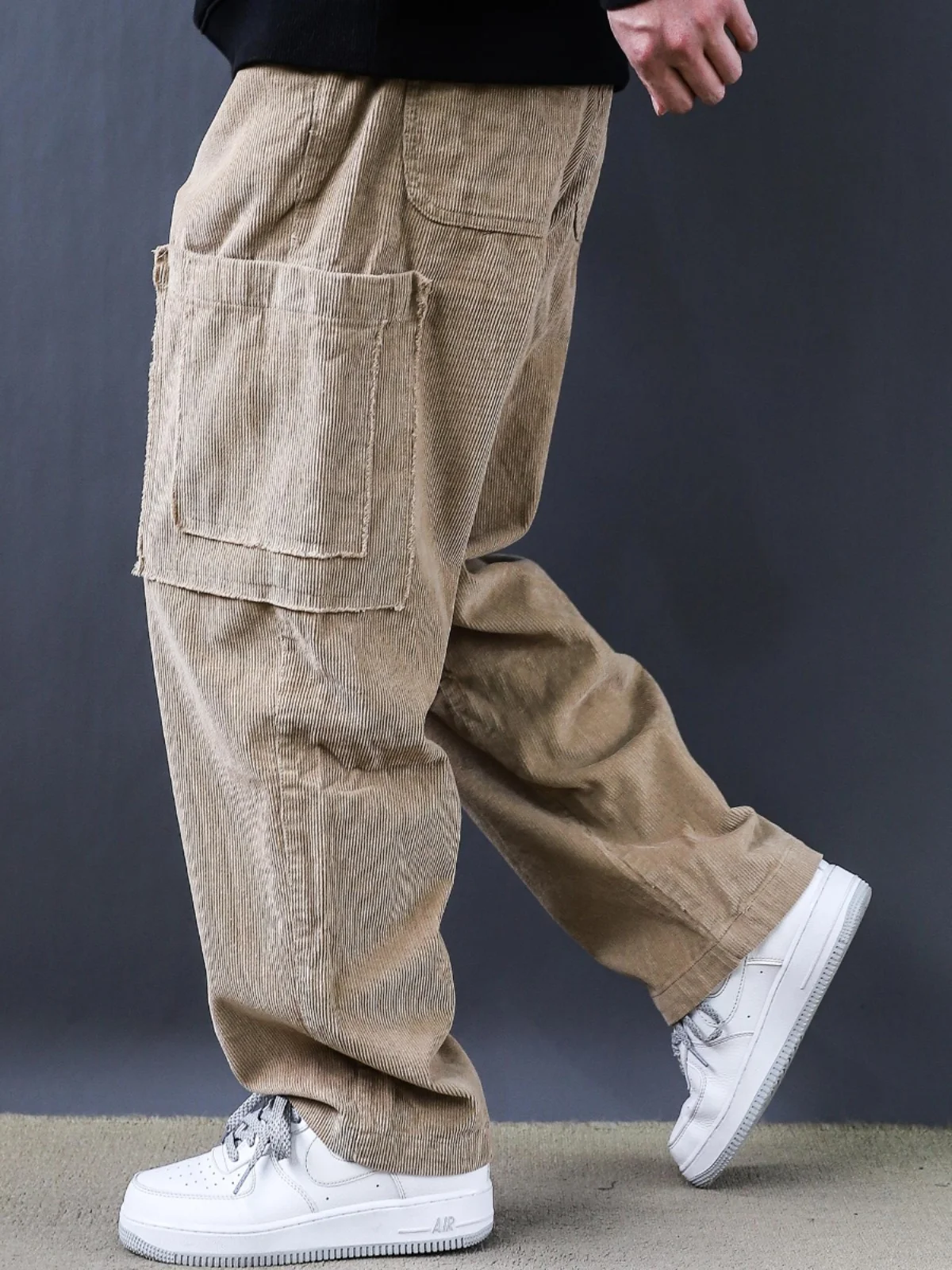 Весенне-осенние вельветовые рабочие брюки с множеством карманов в американском уличном стиле, плотные, с эффектом потертости, длинные, повседневные, свободного кроя
Весенне-осенние вельветовые рабочие брюки с множеством карманов в американском уличном стиле, плотные, с эффектом потертости, длинные, повседневные, свободного кроя