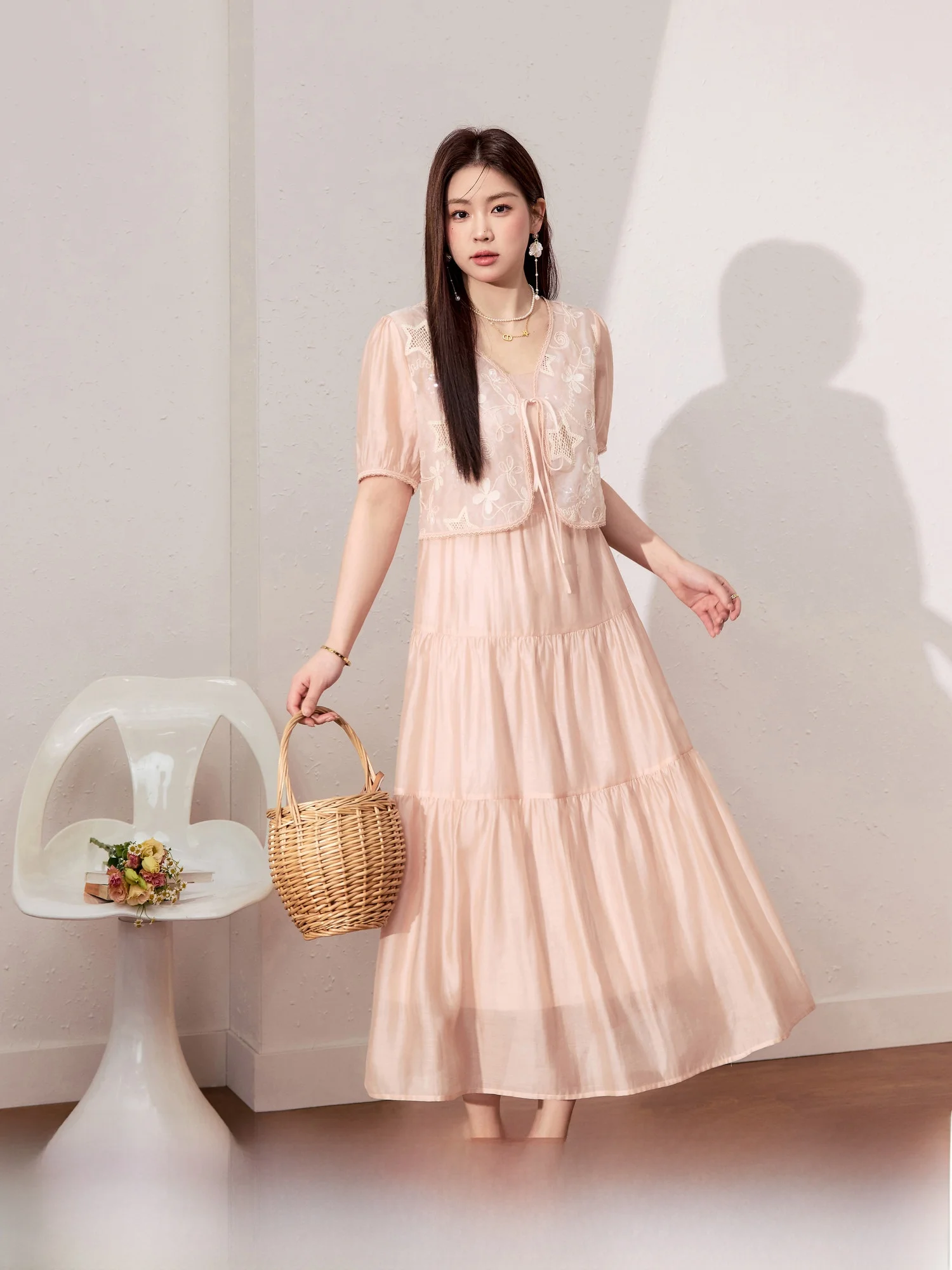 Elegant Embroidered Large Size Women's Dress Blue Language Summer Slimming Beautiful Long Dress A-Line Silhouette Commute Style
Elegant Embroidered Large Size Women's Dress Blue Language Summer Slimming Beautiful Long Dress A-Line Silhouette Commute Style