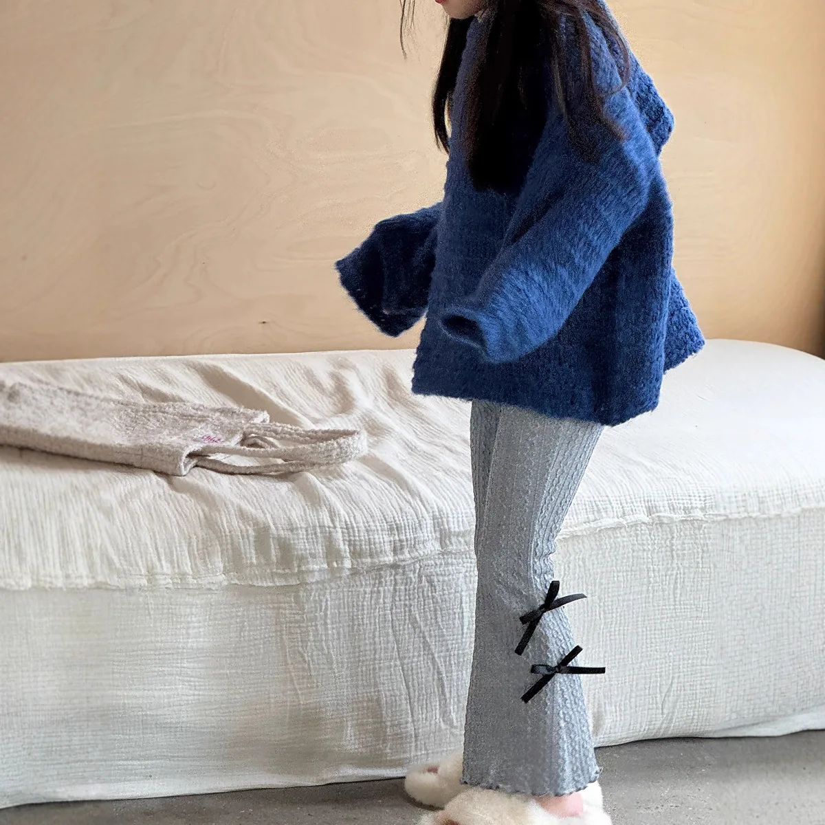 Princess Girl Autumn/Winter Hooded Soft Sweater for Baby Girls Korean Casual Lazy Style Hooded Knitted Sweater
Princess Girl Autumn/Winter Hooded Soft Sweater for Baby Girls Korean Casual Lazy Style Hooded Knitted Sweater