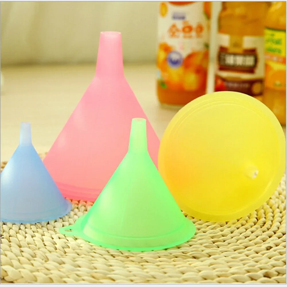 5pcs/set Kitchen Items Pinkycolor Translucent Kitchen Mini Funnel Bar Wine Flask Funnels Food-grade Colanders & Strainers
5pcs/set Kitchen Items Pinkycolor Translucent Kitchen Mini Funnel Bar Wine Flask Funnels Food-grade Colanders & Strainers