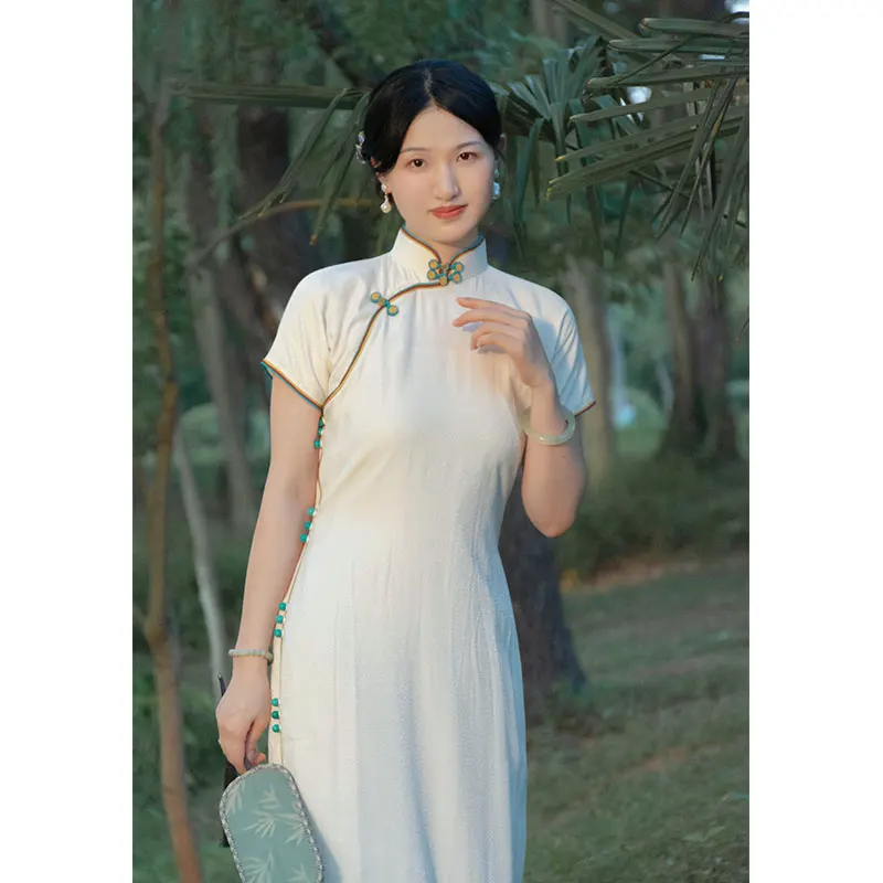 Элегантная китайская одежда: простые и красивые традиционные платья из хлопка и полиэстера. Новинка осени.
Элегантная китайская одежда: простые и красивые традиционные платья из хлопка и полиэстера. Новинка осени.