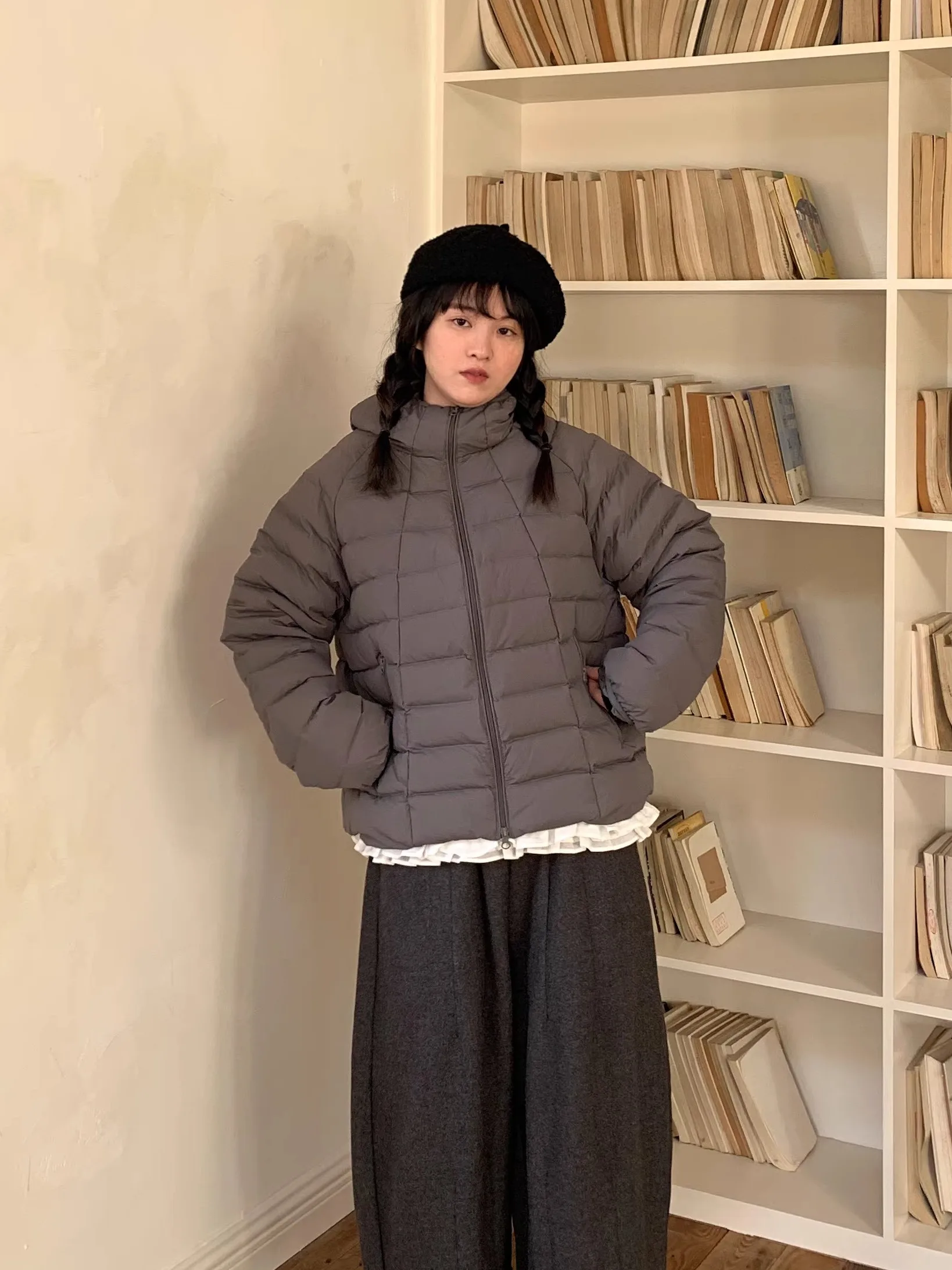 JOENG Retro Japanese Sle Loose ort Hooded Ribbed Warm down Jaet Women's Faion Thiened White Du down Coat
JOENG Retro Japanese Sle Loose ort Hooded Ribbed Warm down Jaet Women's Faion Thiened White Du down Coat