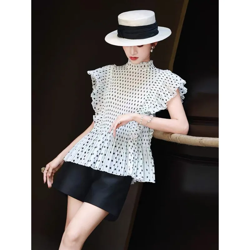 Miyake Pleated Printed T-Shirt Plisse 2026 Summer New Elegant Retro Black Polka Dot Pleats Short Sleeve Shirt Fold Top for Women
Miyake Pleated Printed T-Shirt Plisse 2026 Summer New Elegant Retro Black Polka Dot Pleats Short Sleeve Shirt Fold Top for Women