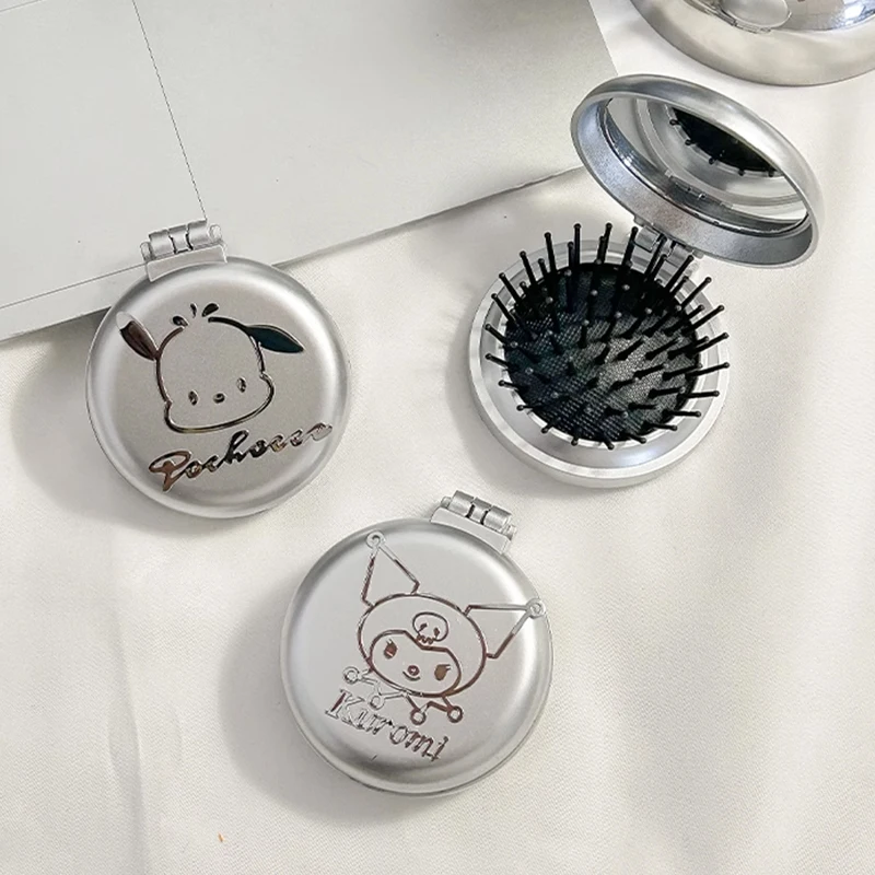 Складная расческа для волос Hello Kitty Sanrio, Стилизация волос с зеркалом, My Melody Cinnamoroll аниме портативная дорожная маленькая расческа, инструменты
Складная расческа для волос Hello Kitty Sanrio, Стилизация волос с зеркалом, My Melody Cinnamoroll аниме портативная дорожная маленькая расческа, инструменты