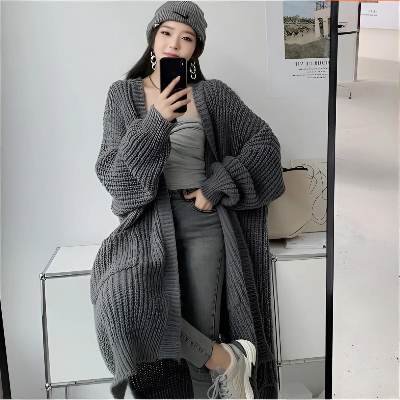 Удлиненные кардиганы в стиле ретро для женщин, осенние, приталенные, с планкой на пуговицах, украшенные стразами, для офиса, с завязками на шее, утолщенные, облегающие
Удлиненные кардиганы в стиле ретро для женщин, осенние, приталенные, с планкой на пуговицах, украшенные стразами, для офиса, с завязками на шее, утолщенные, облегающие