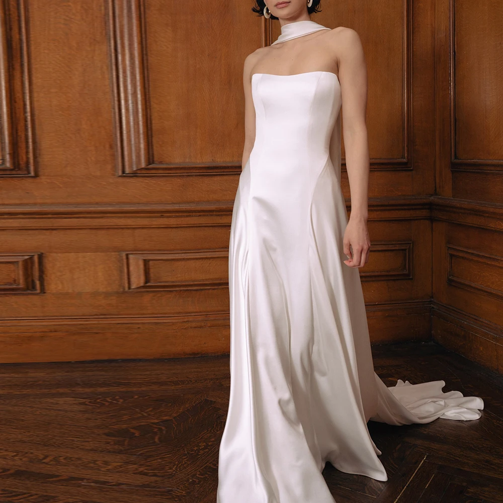 Elegant Strapless Solid Color Satin Buttons Wedding Dresses Floor Length Straight Pleats Sleeveless Sweep Train Open Back Gowns
Elegant Strapless Solid Color Satin Buttons Wedding Dresses Floor Length Straight Pleats Sleeveless Sweep Train Open Back Gowns