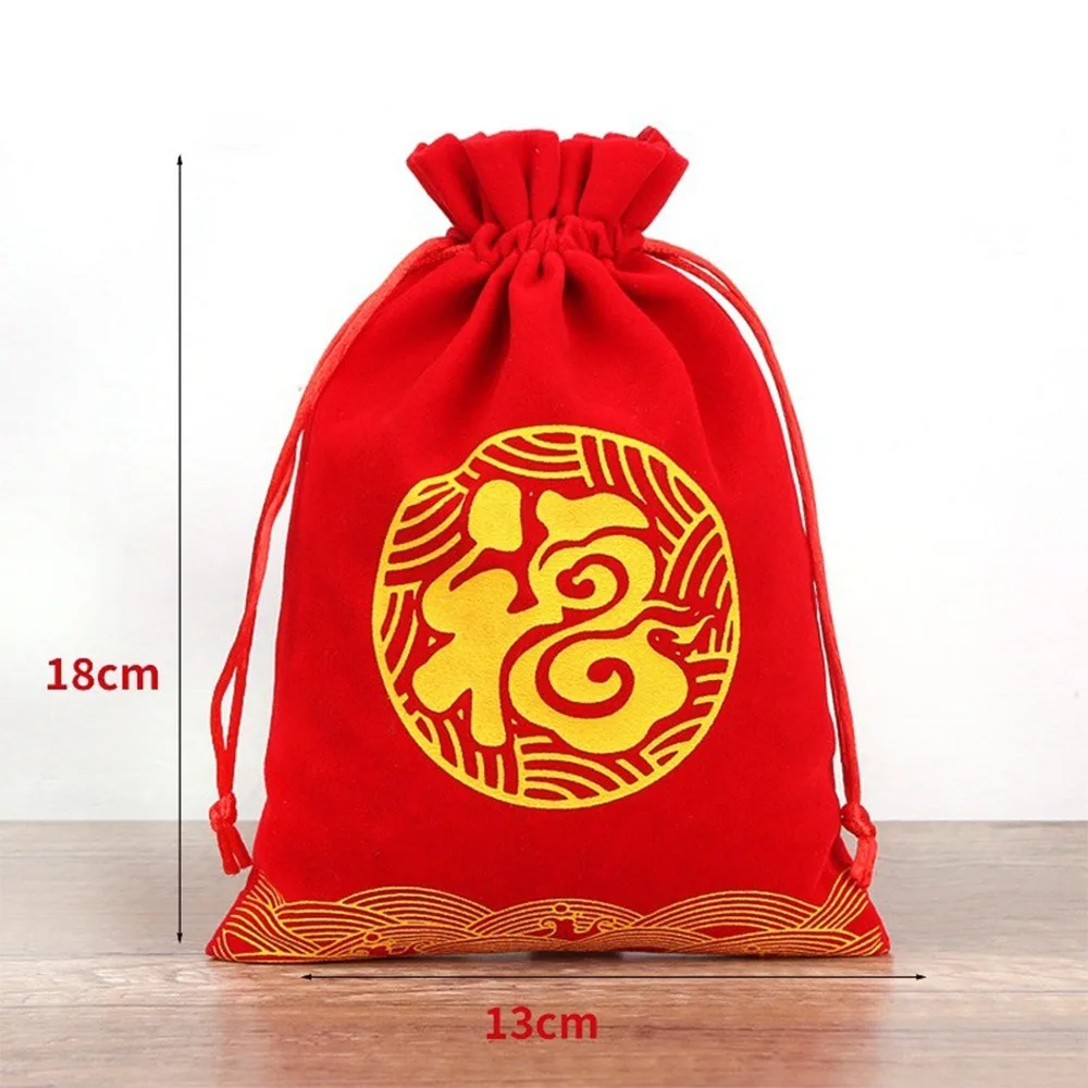 Новый дизайн, бархатная сумка для хранения закусок, амулет, благословение, пакеты, кулон, подарочное украшение, счастливая сумка, шелковая сумка с Новым годом
Новый дизайн, бархатная сумка для хранения закусок, амулет, благословение, пакеты, кулон, подарочное украшение, счастливая сумка, шелковая сумка с Новым годом