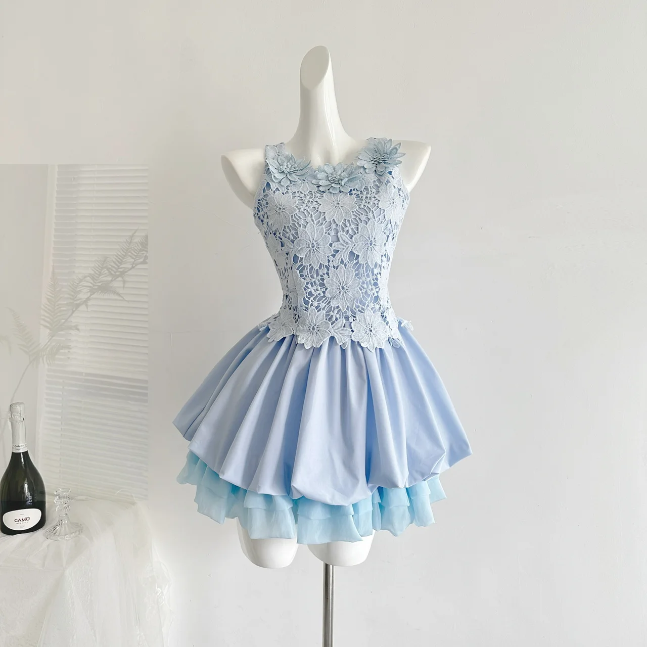 Water-soluble Lace Short Dress Women 3D Floral Luxury Mini Dress Blue Evening Party Club Sexy Dress Sleeveless Tank Sundress
Water-soluble Lace Short Dress Women 3D Floral Luxury Mini Dress Blue Evening Party Club Sexy Dress Sleeveless Tank Sundress