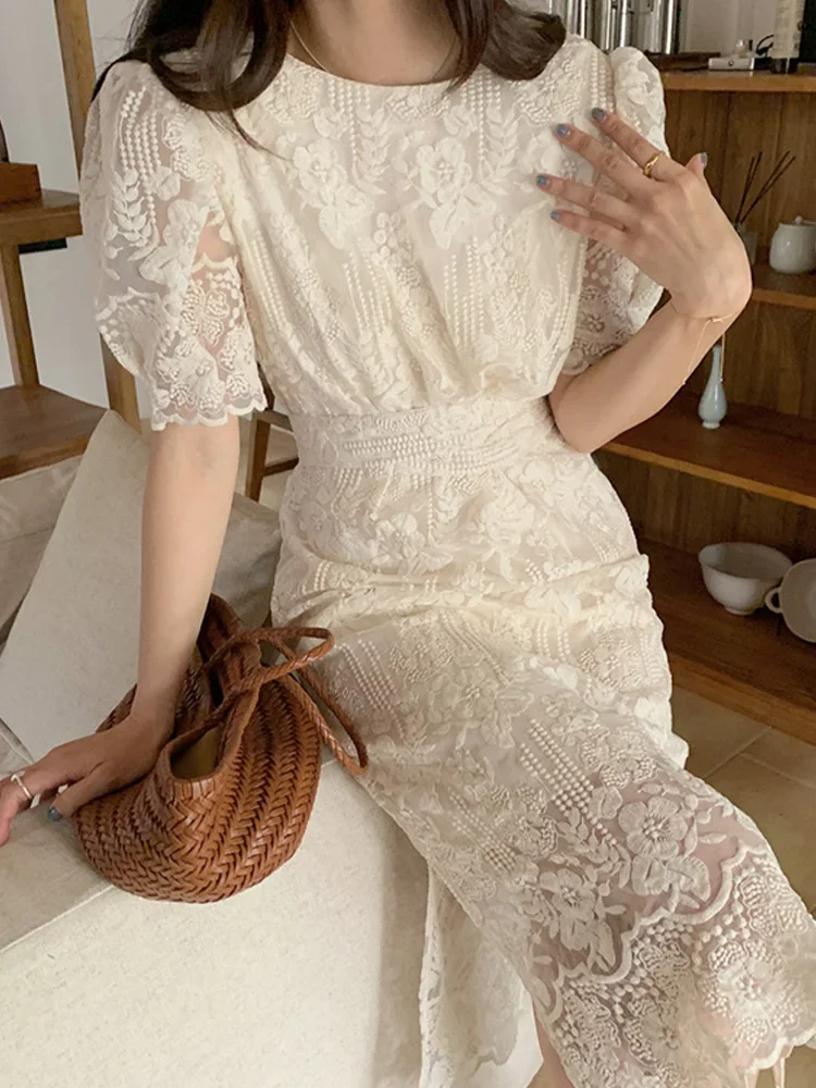 Embroidered Midi Dress Women Short Sleeve French Elegant Floral Vestidos Puffy Sleeves Sweet Korean O Neck Evening Party Dress
Embroidered Midi Dress Women Short Sleeve French Elegant Floral Vestidos Puffy Sleeves Sweet Korean O Neck Evening Party Dress