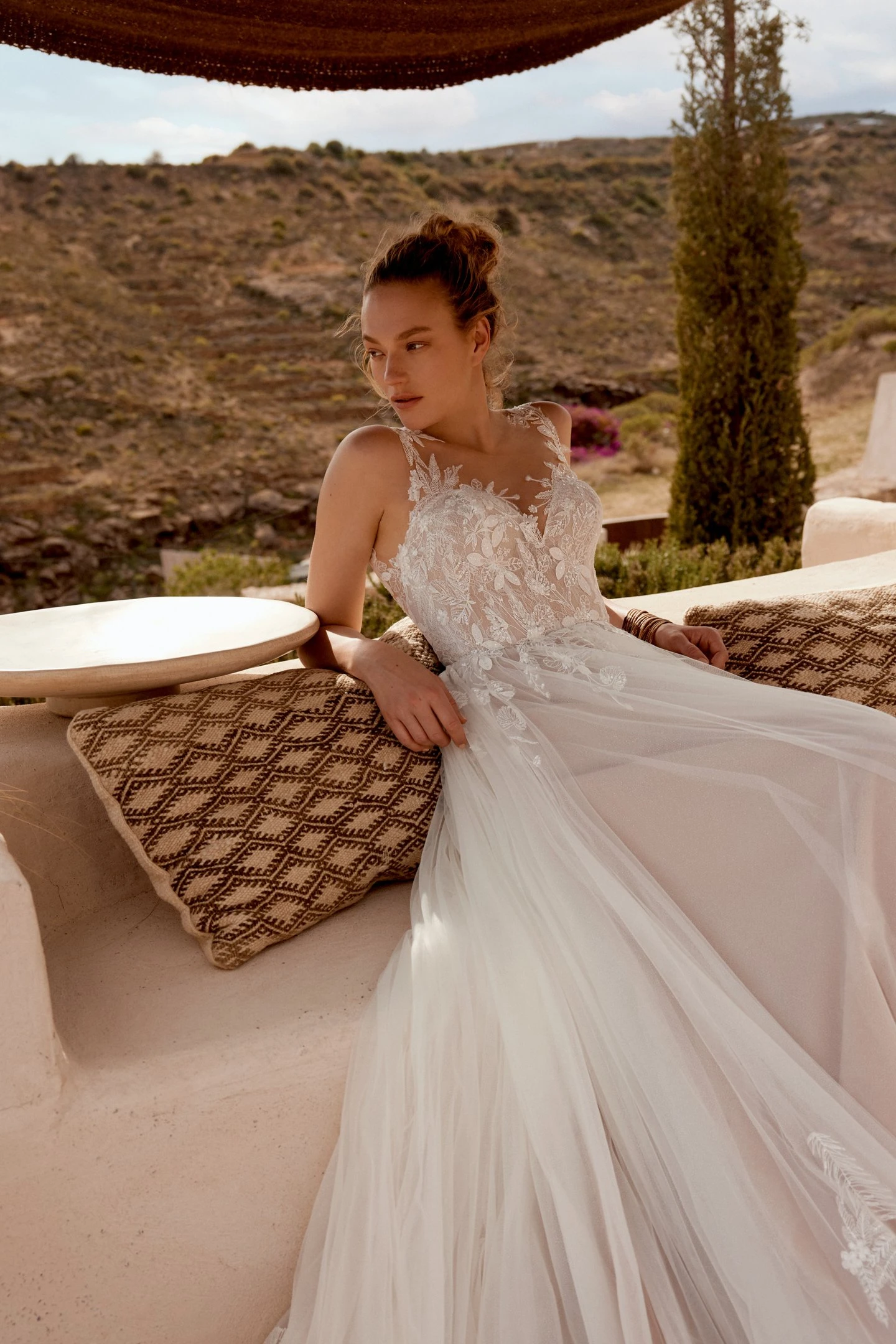 Customized Modern Wedding Dresses Woman Bride Straps Backless Lace A-line Appliques Robe De Mariée Free Drop Shipping
Customized Modern Wedding Dresses Woman Bride Straps Backless Lace A-line Appliques Robe De Mariée Free Drop Shipping