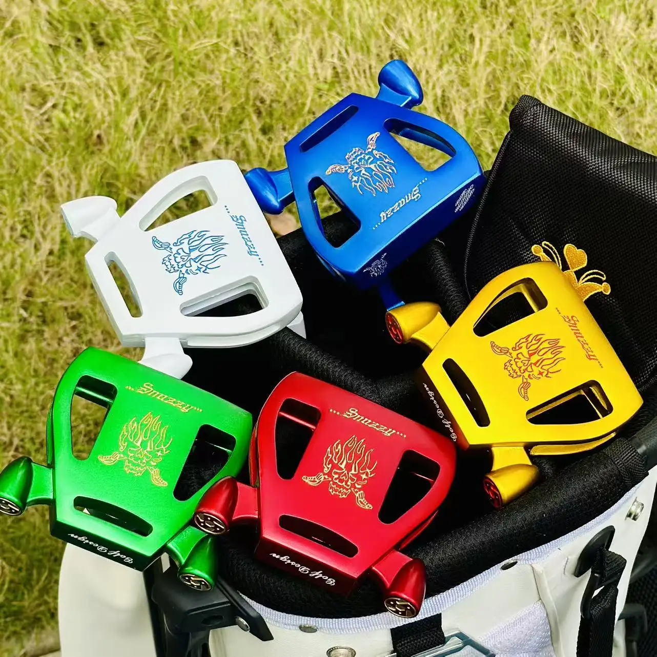 Ryukyu Golf Putter Men's Putter Big Head Stable Putter Gold Retro Putter 34 inch Putter
Ryukyu Golf Putter Men's Putter Big Head Stable Putter Gold Retro Putter 34 inch Putter