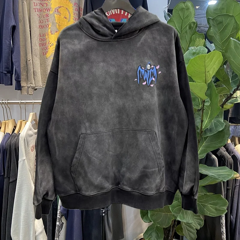 Ретро-худи в американском уличном стиле, свободный свитшот с принтом, модный повседневный топ с длинными рукавами и круглым вырезом, с деталями на молнии
Ретро-худи в американском уличном стиле, свободный свитшот с принтом, модный повседневный топ с длинными рукавами и круглым вырезом, с деталями на молнии