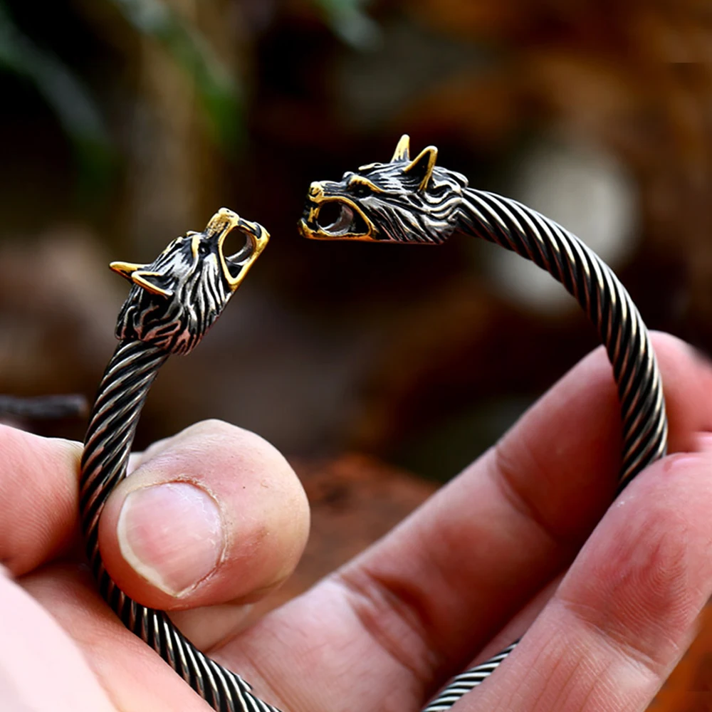 Fashion Vintage Wolf Head Bracelets Male Punk Stainless Steel Domineering Open Bracelet Locomotive Amulet Jewelry Wholesale
Fashion Vintage Wolf Head Bracelets Male Punk Stainless Steel Domineering Open Bracelet Locomotive Amulet Jewelry Wholesale