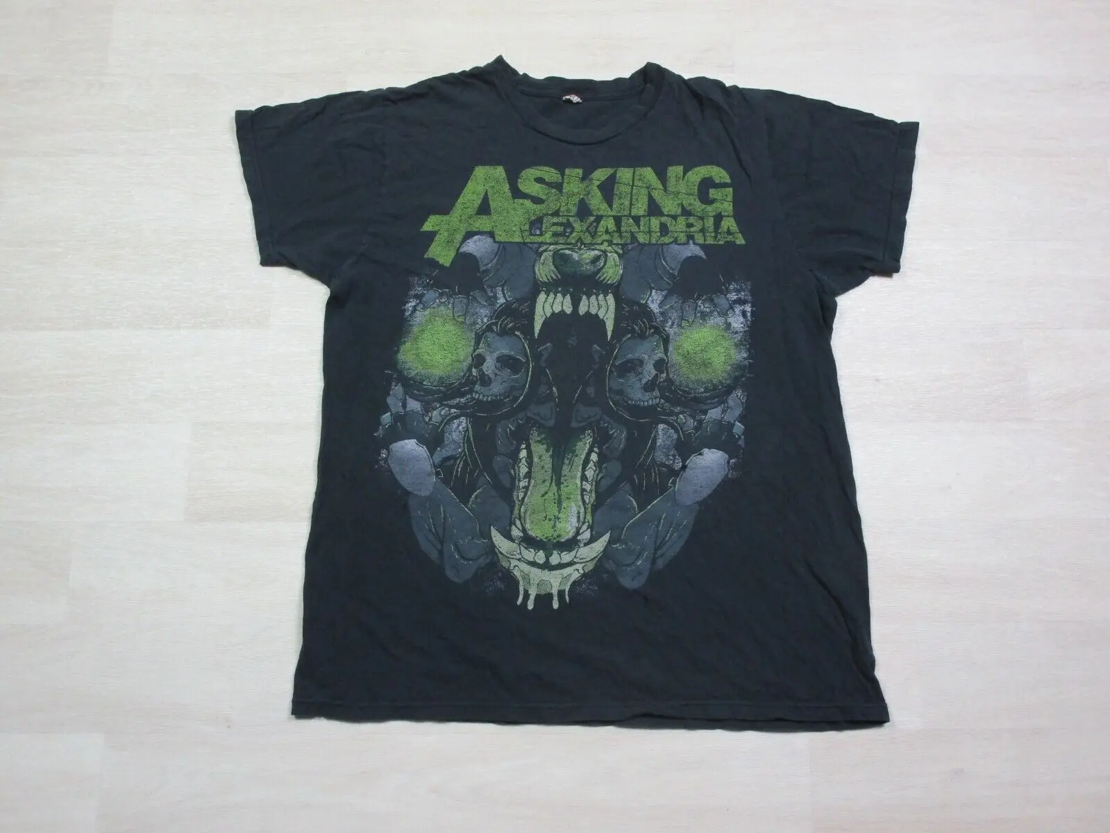 Asking Alexandria English Rock Band Black Graphic T-Shirt Men’s (L) Preowned Y2K
Asking Alexandria English Rock Band Black Graphic T-Shirt Men’s (L) Preowned Y2K