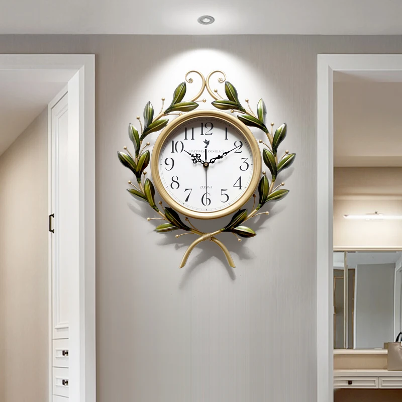 American atmospheric high-end wall clock French antique living room wall-mounted watch creative high-end household clock
American atmospheric high-end wall clock French antique living room wall-mounted watch creative high-end household clock
