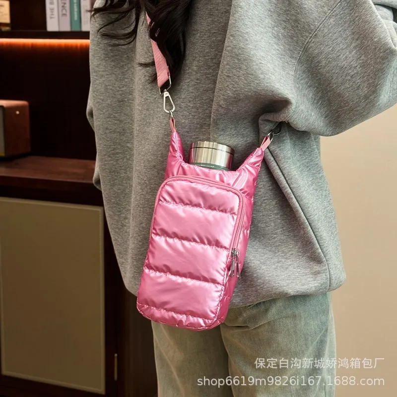 Small Square Bag Water Cup Storage Leisure Travel Bag Versatile Sports Bag Crossbody Bag Female One Shoulder Mobile Phone Bag
Small Square Bag Water Cup Storage Leisure Travel Bag Versatile Sports Bag Crossbody Bag Female One Shoulder Mobile Phone Bag