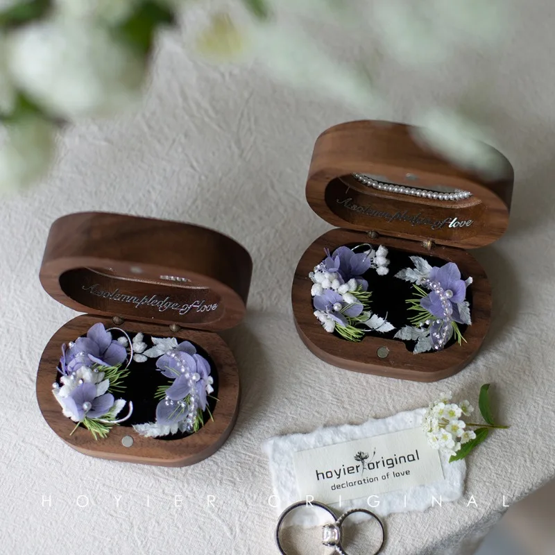 Handmade retro immortal flower wedding ring box storage box solid wood black walnut creative wedding ring box
Handmade retro immortal flower wedding ring box storage box solid wood black walnut creative wedding ring box