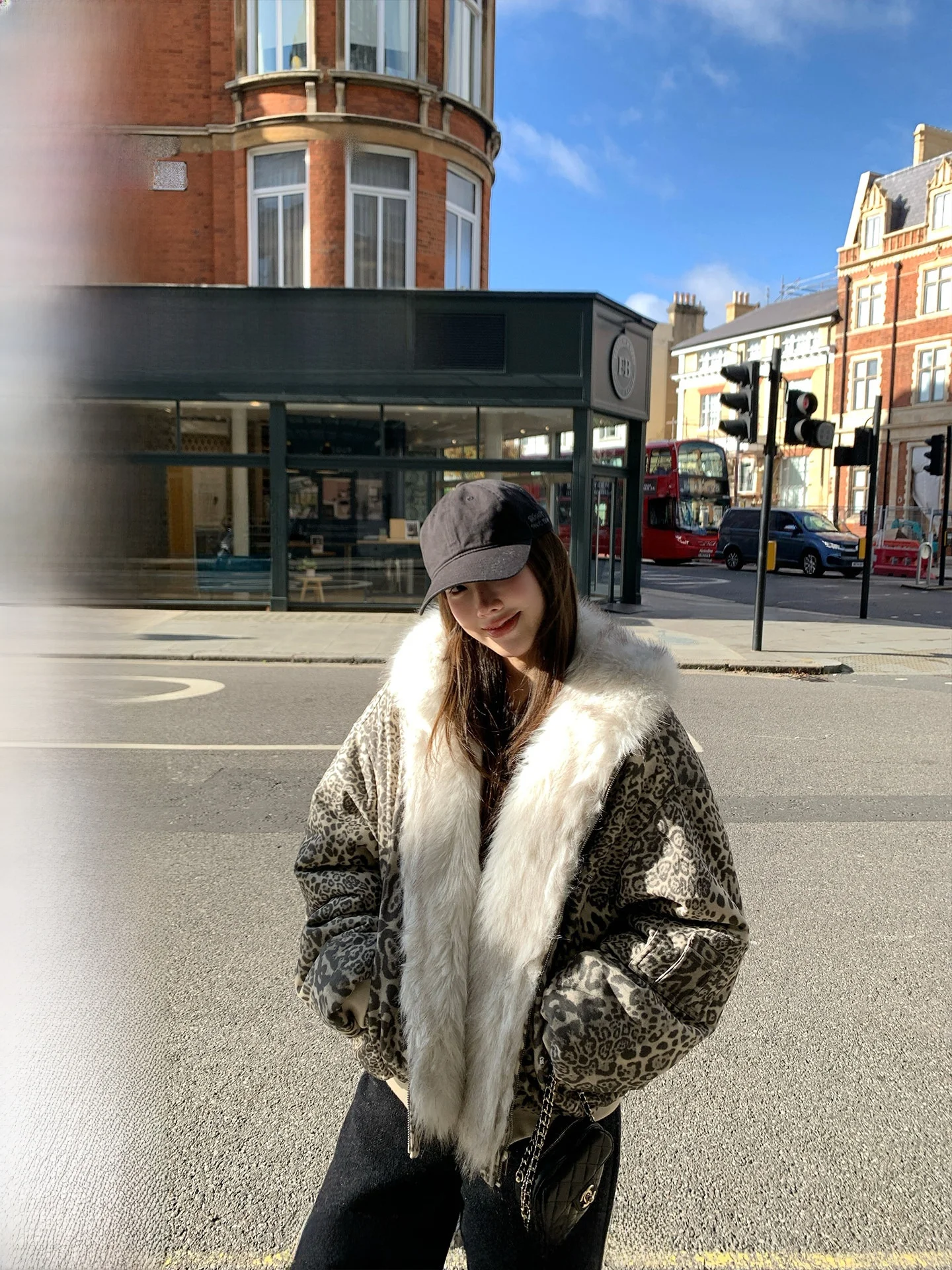 Современная парка Ranwear с леопардовым принтом и меховым воротником, ветрозащитная, теплая, хлопковая, для повседневной носки, женская куртка-пальто
Современная парка Ranwear с леопардовым принтом и меховым воротником, ветрозащитная, теплая, хлопковая, для повседневной носки, женская куртка-пальто