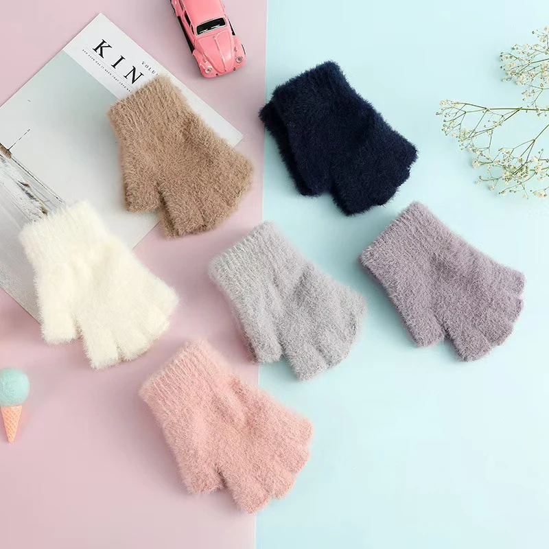 Fuzzy Gloves Women Winter Soft Warm Fashion Writing Gloves Office Typing Student Solid-Color Minimalist Ladies Half-Finger Glove
Fuzzy Gloves Women Winter Soft Warm Fashion Writing Gloves Office Typing Student Solid-Color Minimalist Ladies Half-Finger Glove