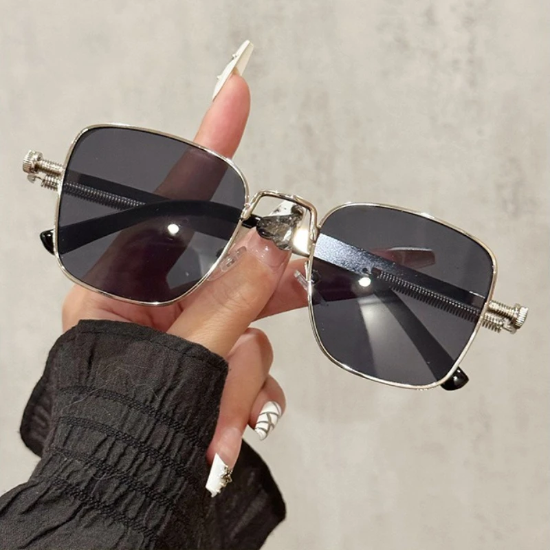Vintage Punk Sun Glasses Square Metal Sunglasses Chic Versatile for Men and Women Driving Outdoor Sports Fishing Eyeglasses
Vintage Punk Sun Glasses Square Metal Sunglasses Chic Versatile for Men and Women Driving Outdoor Sports Fishing Eyeglasses