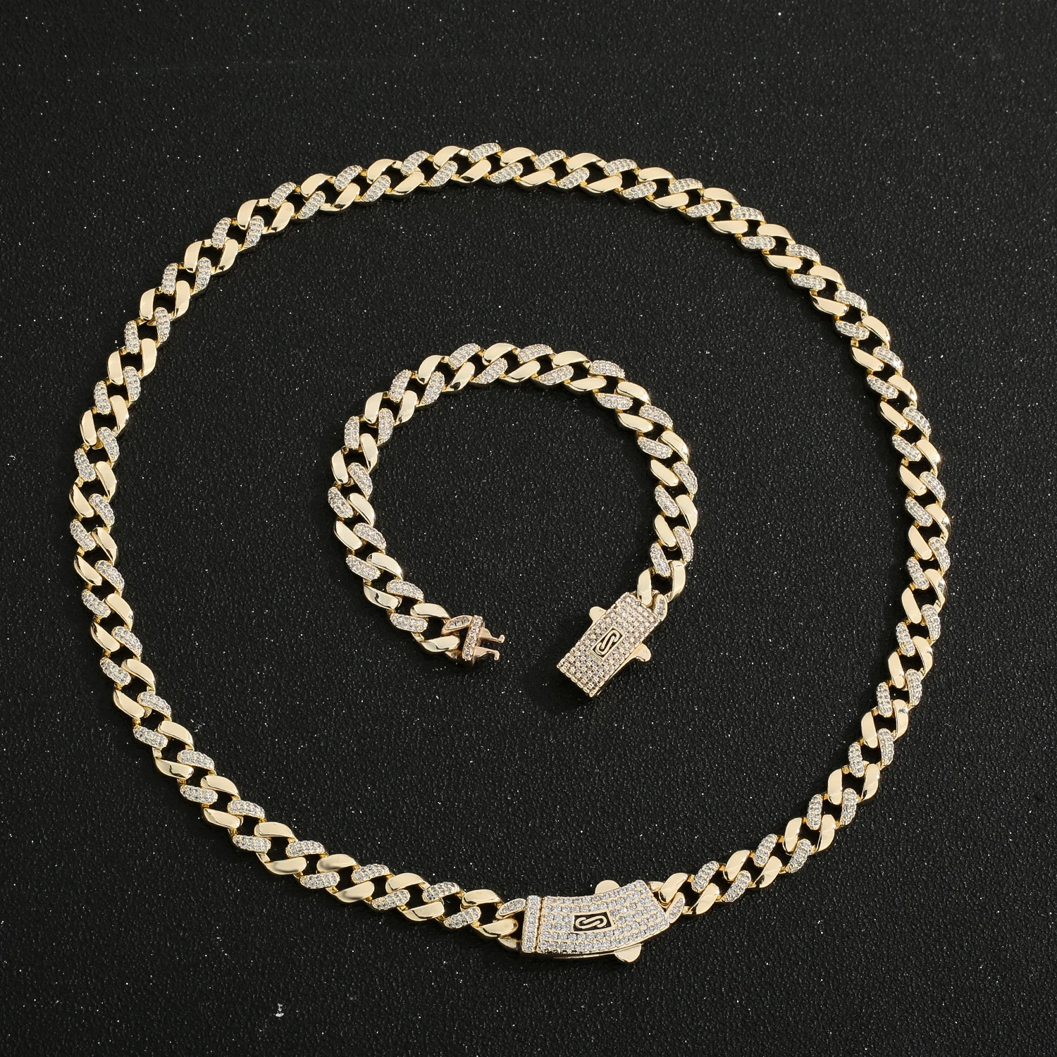 Fashion 14k gold chain inlaid zircon men and women bracelet white style holiday gift bracelet party daily jewelry
Fashion 14k gold chain inlaid zircon men and women bracelet white style holiday gift bracelet party daily jewelry