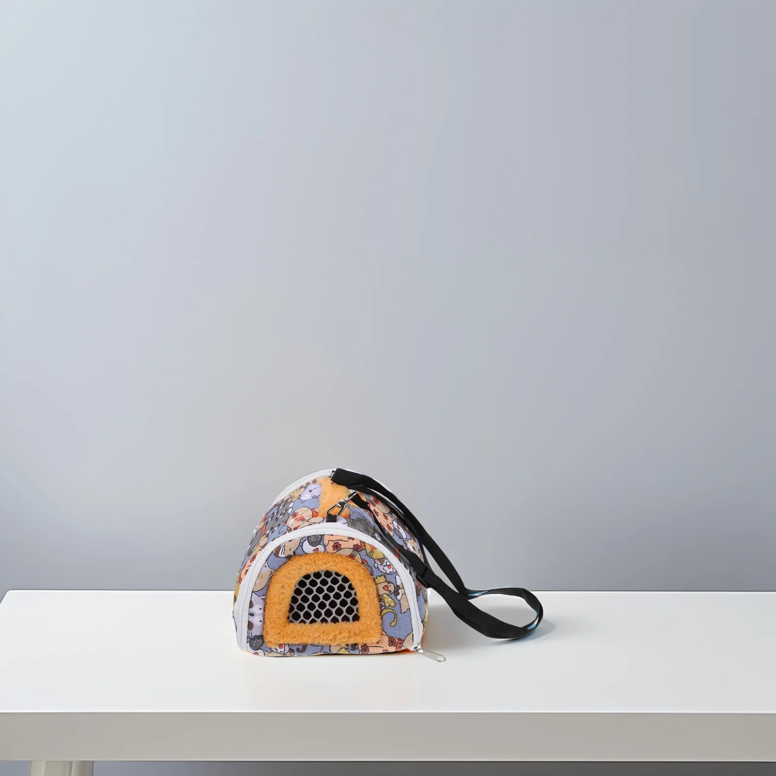 1Pc Compact Hamster Backpack Animal Pattern Carrier for Outdoor Adventures Pet Accessory
1Pc Compact Hamster Backpack Animal Pattern Carrier for Outdoor Adventures Pet Accessory