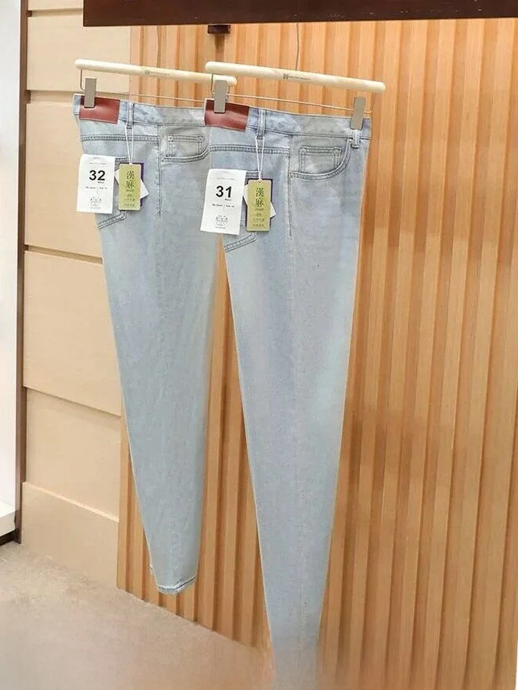 Cool Smooth Thin Men's Summer New Style Lyocell Hemp Denim Jeans Standard Fit Button Closure Breathable Comfortable Spring Jeans
Cool Smooth Thin Men's Summer New Style Lyocell Hemp Denim Jeans Standard Fit Button Closure Breathable Comfortable Spring Jeans