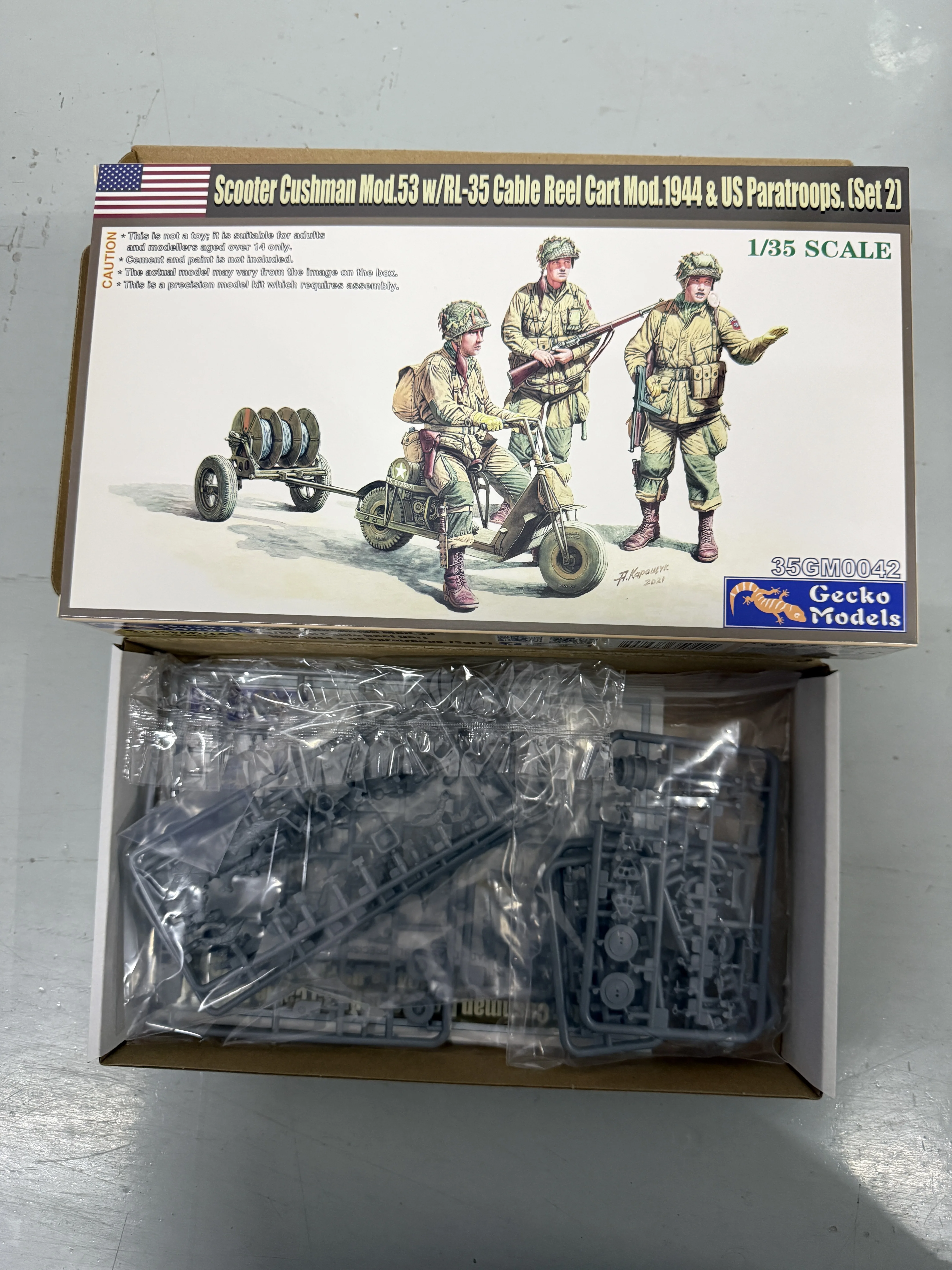 Gecko model 1/35 35GM0042 US paratrooper squadmodel building kits,for birthday toys, collectible giftsr
Gecko model 1/35 35GM0042 US paratrooper squadmodel building kits,for birthday toys, collectible giftsr